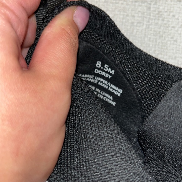 Cushionaire memory foam black sneakers - 8.5 - Picture 2 of 7